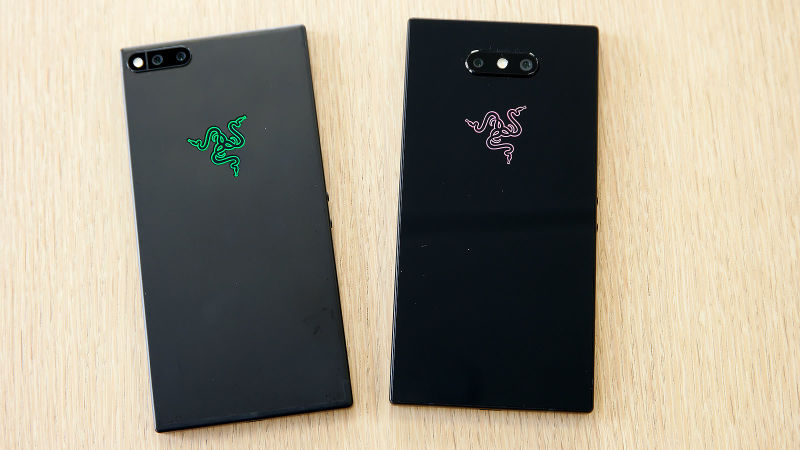 El Razer Phone original a la izquierda y el Razer Phone 2 a la derecha.